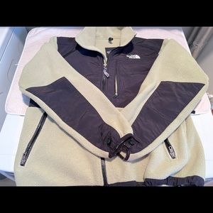 Gently used Northface jacket size medium